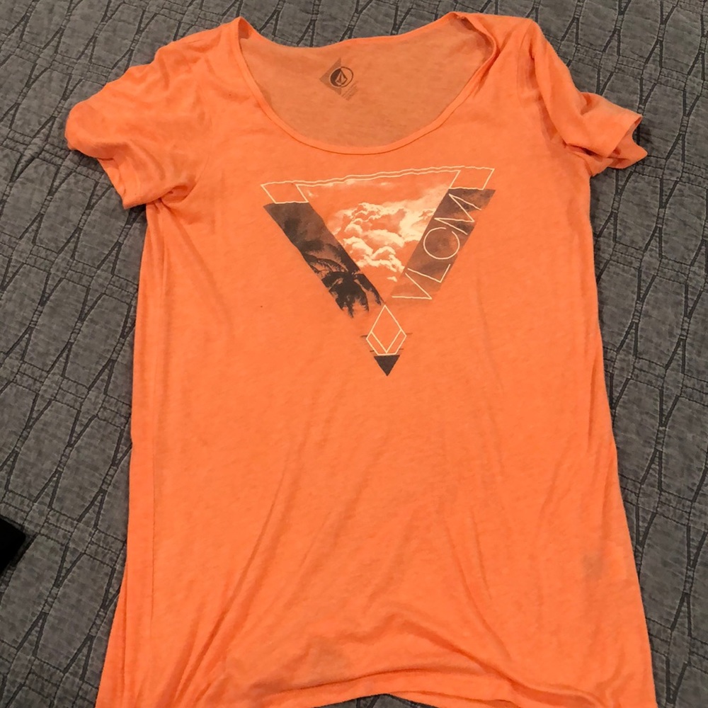 Volcom women t shirt size medium